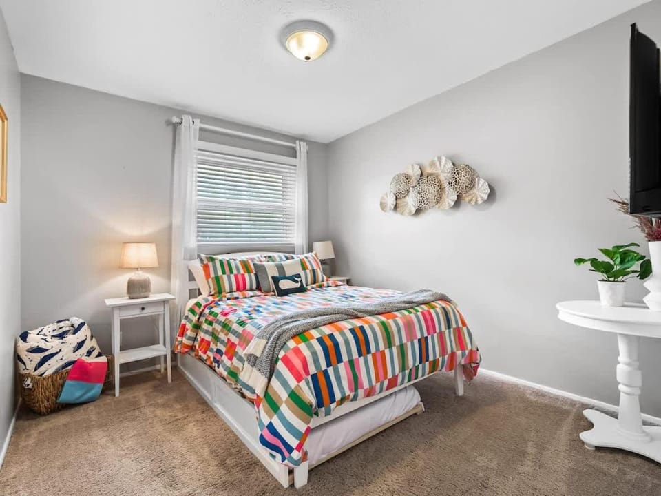 Lake Cottage with Hot Tub and Game Room House in Lake Erie