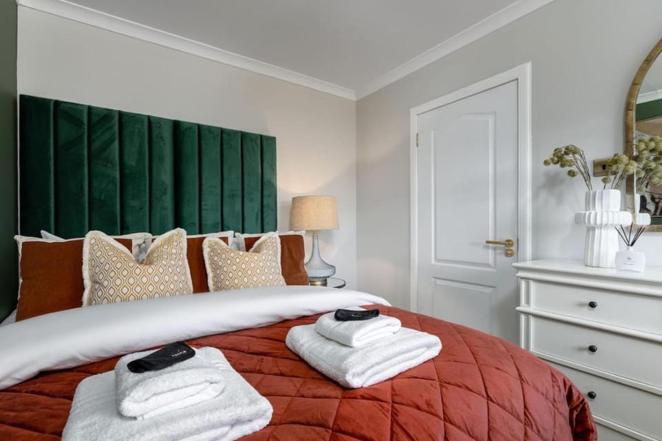 Emerald Suite, The Stirling Residence Apartment in Stirling