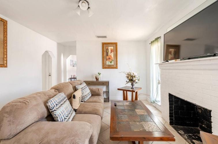 Communal lounge/ TV room, TV and multimedia, Living room, Seating area