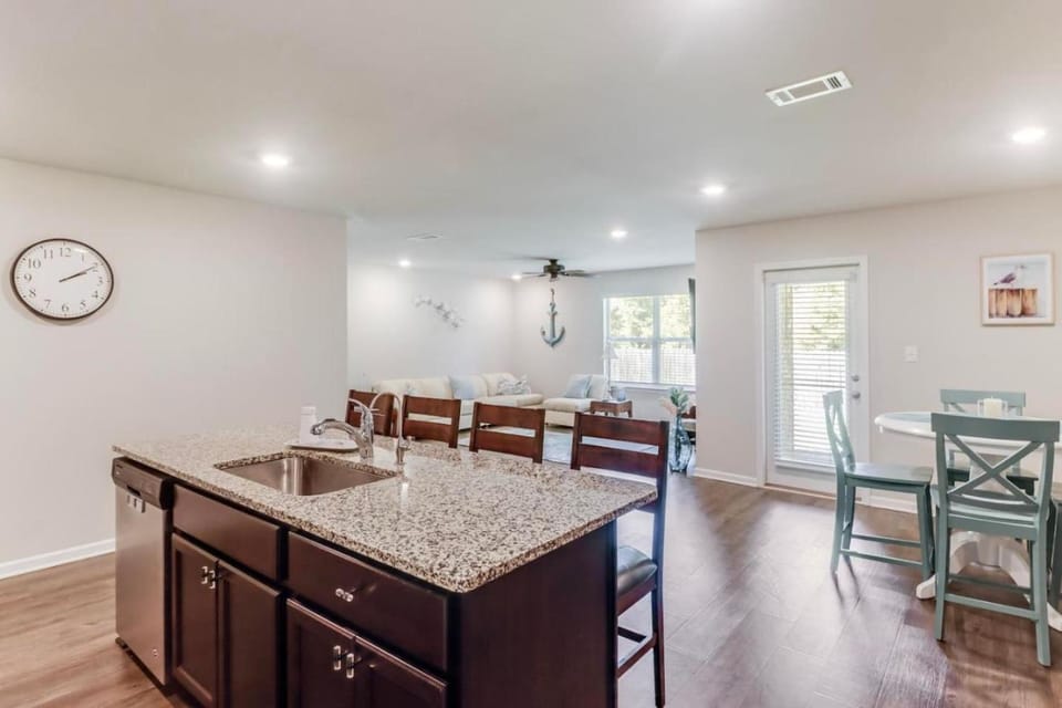 Pelican Grove House in Long Beach