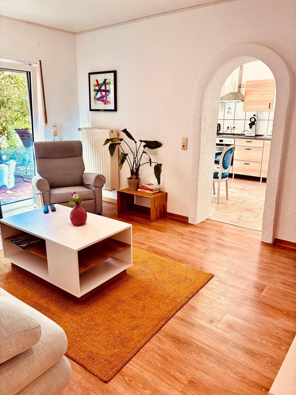 Kitchen or kitchenette, Living room, Seating area, Dining area
