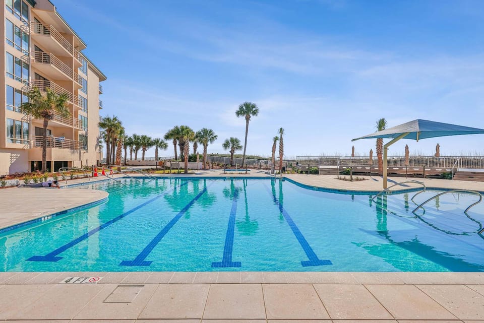 2 BDR Family with Water Views Beach Access & 0-Entry Pool House in Hilton Head Island