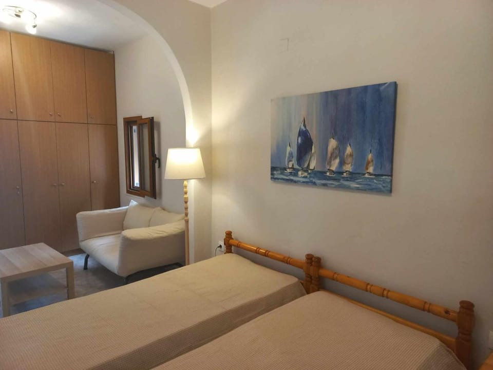 Sunny Kotronas Tower Apartment in Peloponnese Region