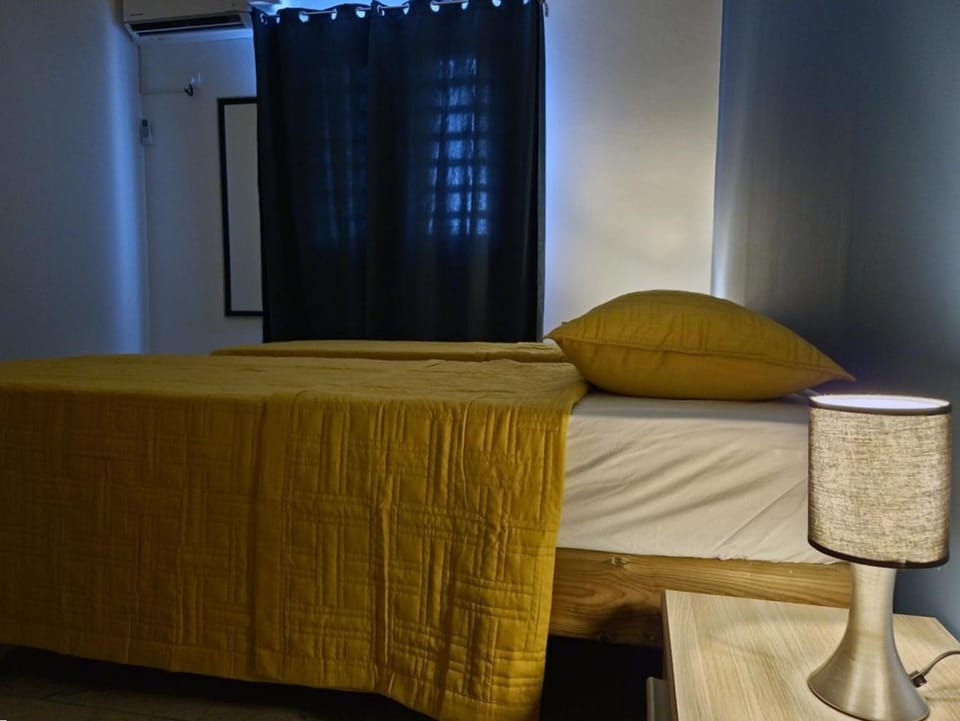 Bed, Bedroom, air conditioner