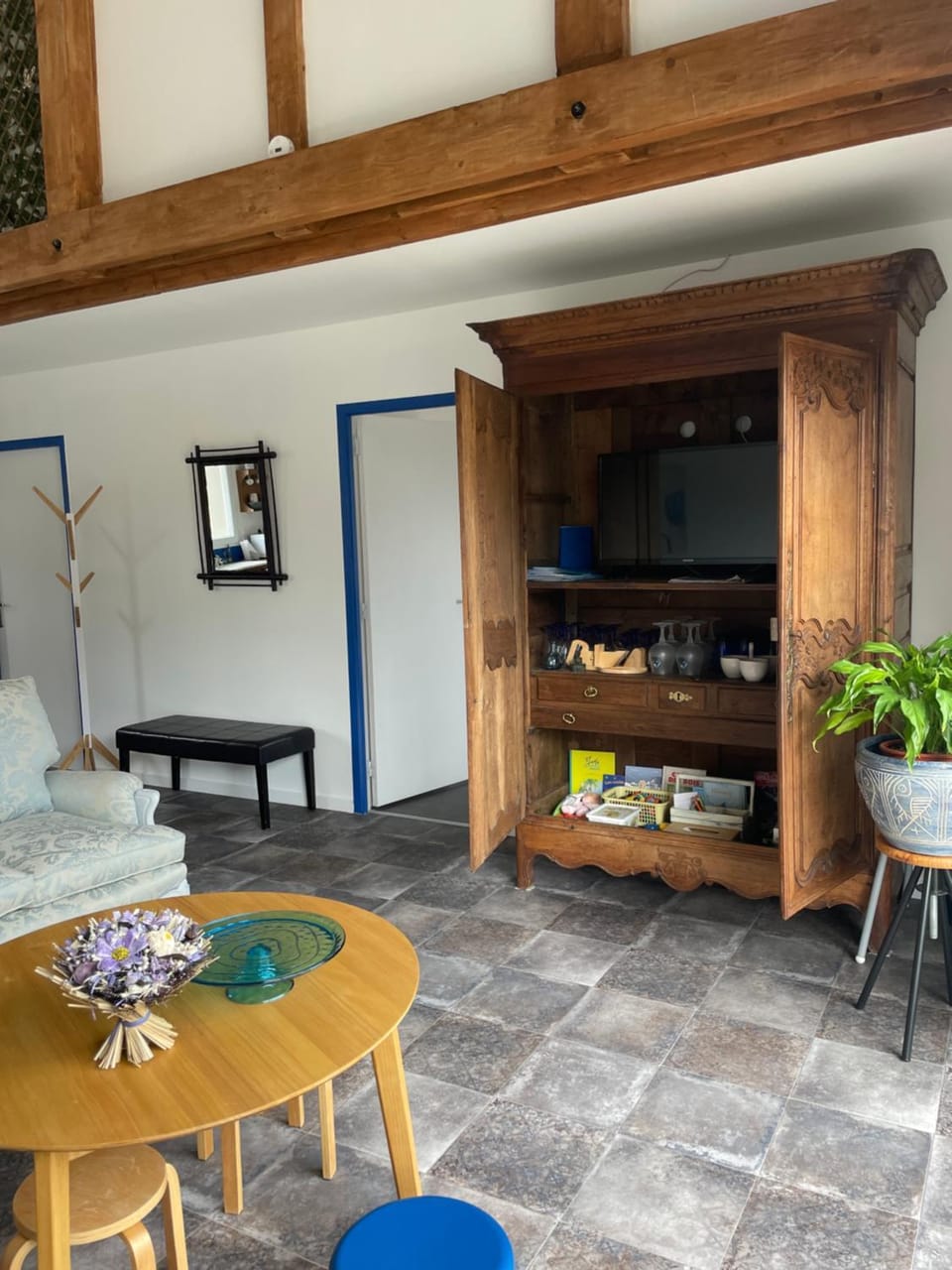 Communal lounge/ TV room