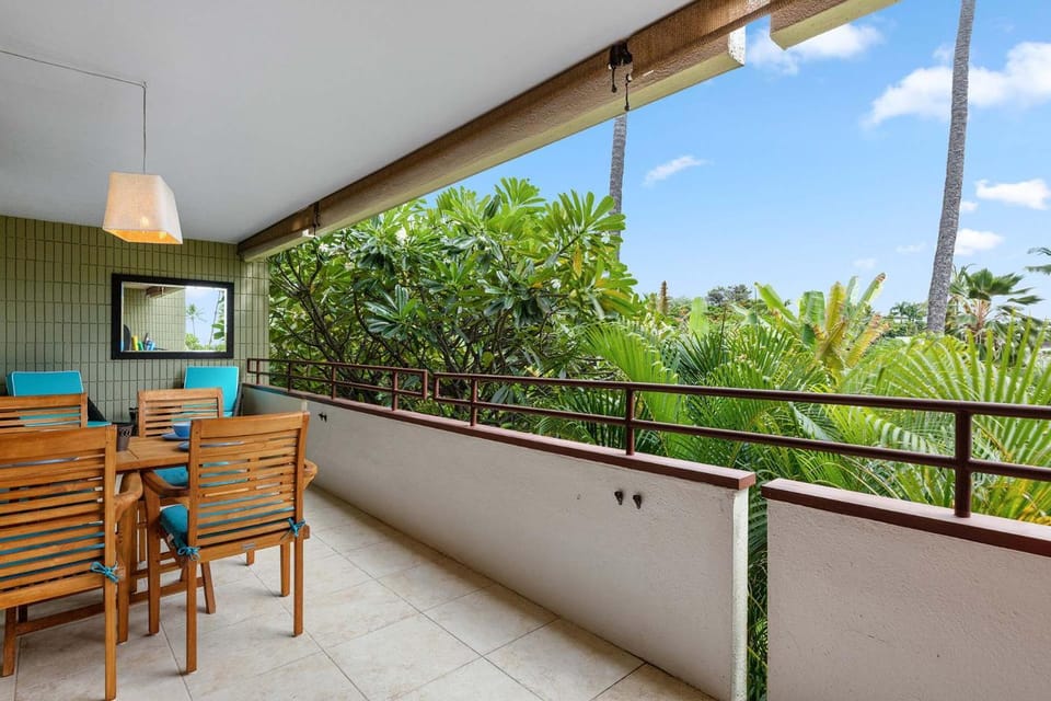 Oceanfront Condo in Kailua-Kona WSV 129 House in Big Island