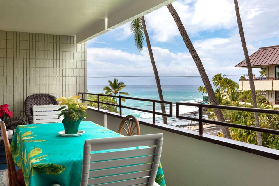 Ocean View Condo in White Sands Village House in Big Island