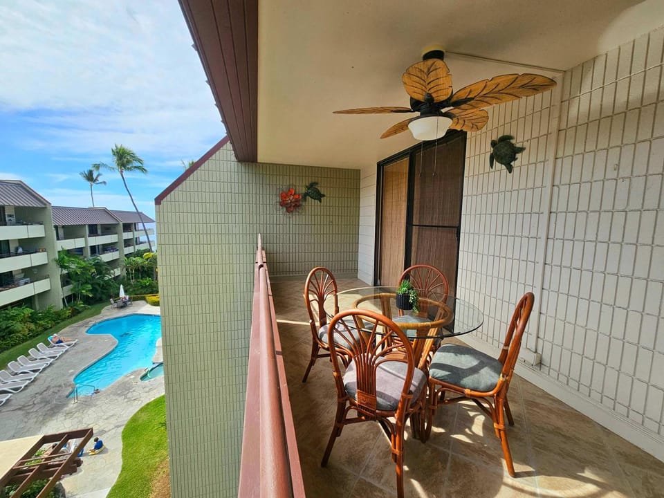 White Sands Village Condo with Ocean View House in Big Island