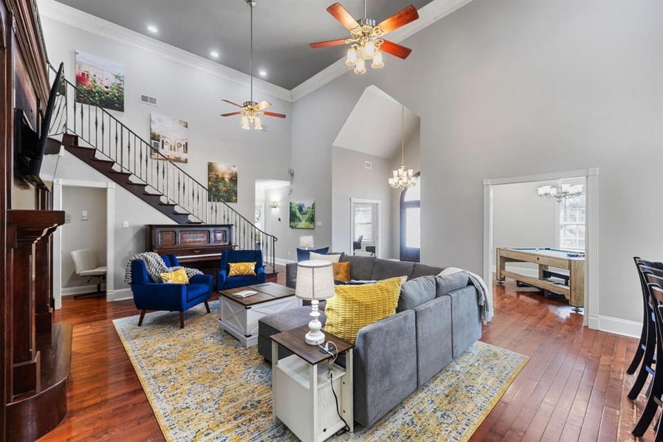 Downtown Estate Luxury Property Villa in Hammond