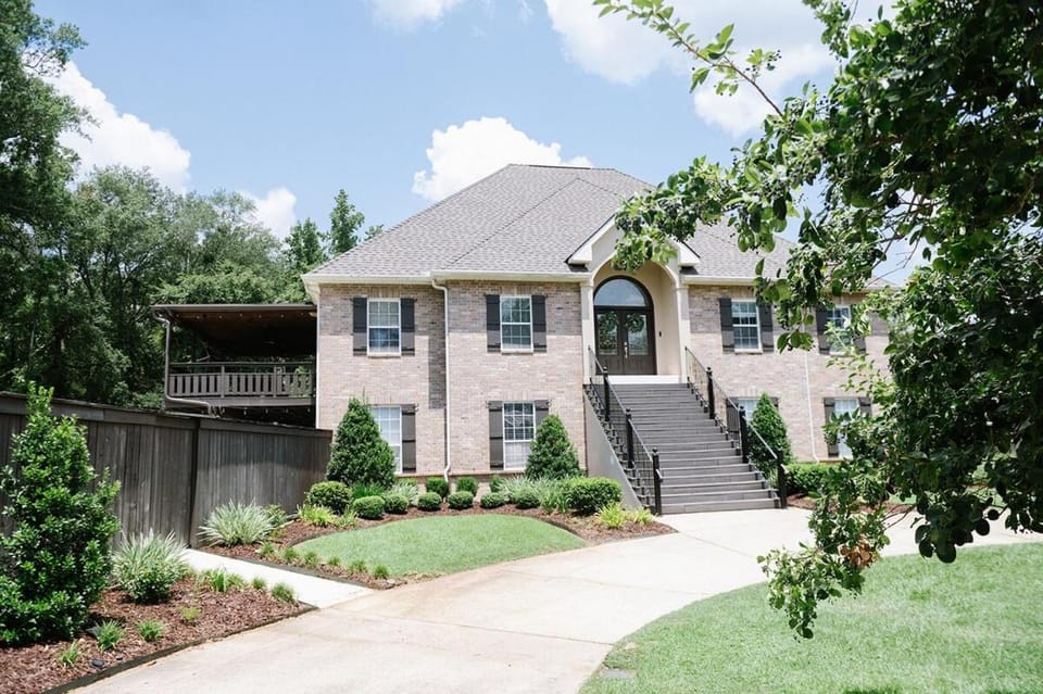 Downtown Estate Luxury Property Villa in Hammond