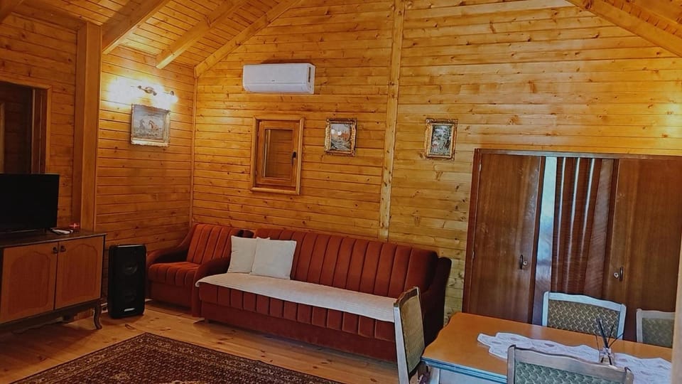 Forest House Crkvine House in Montenegro