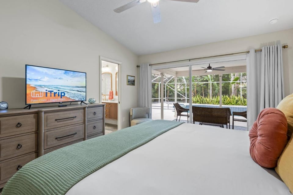 Paradise Shores Pool Home House in Palm Coast