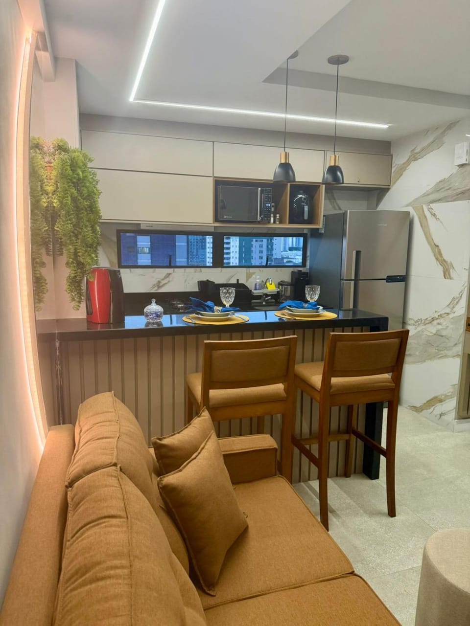 Coffee/tea facilities, Kitchen or kitchenette, Living room