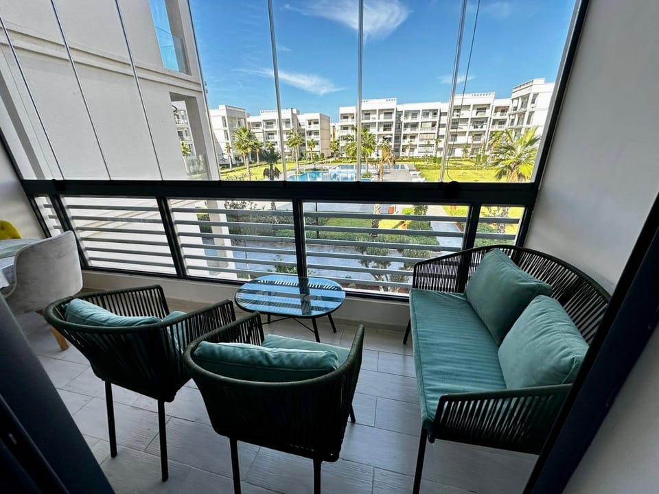 Patio, Day, View (from property/room), Balcony/Terrace, Living room, Seating area, Dining area