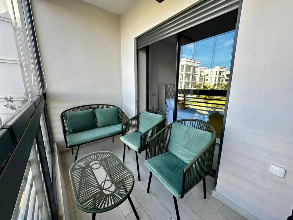Patio, Day, View (from property/room), Balcony/Terrace, Living room, Seating area