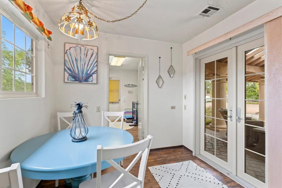 Home in San Diego! The Blue Leaf with 3bed 2bath, Golf, Large Yard! House in Rancho Bernardo