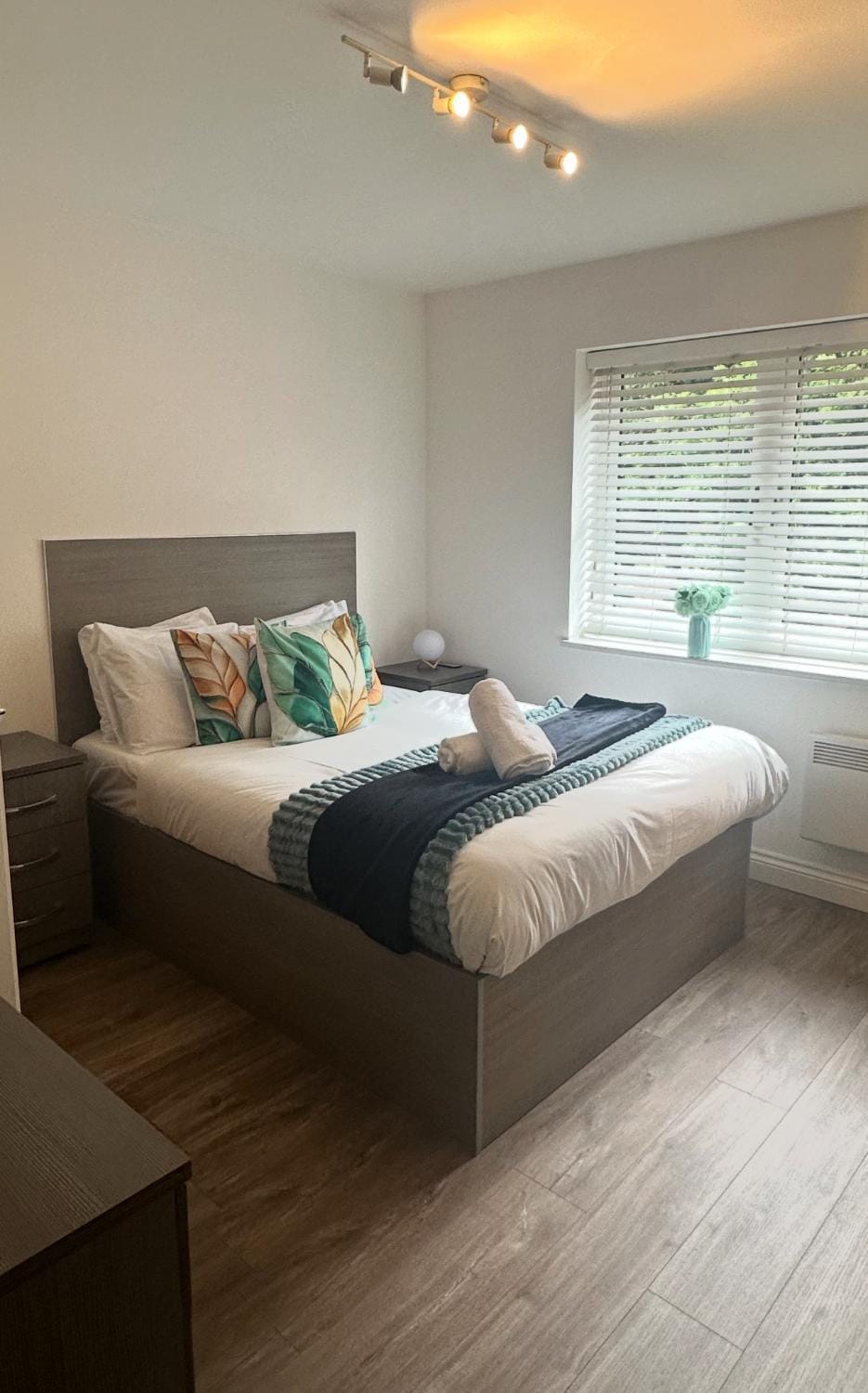 59 MINT DRIVE 2 Bedrooms with CAR Or Van PARK,WIFI,NETFLIX No Deposit Required Apartment in Birmingham