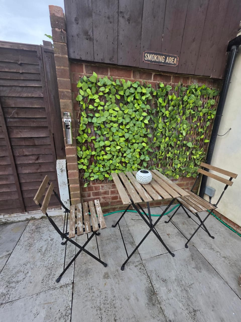 Stunning property with Summer house House in Walsall