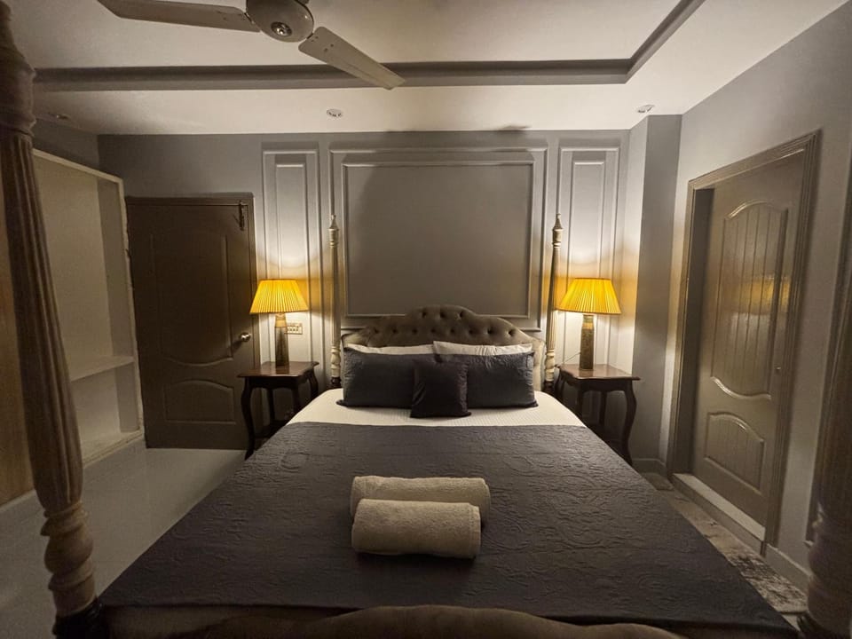 S&Trooms Apartment in Lahore