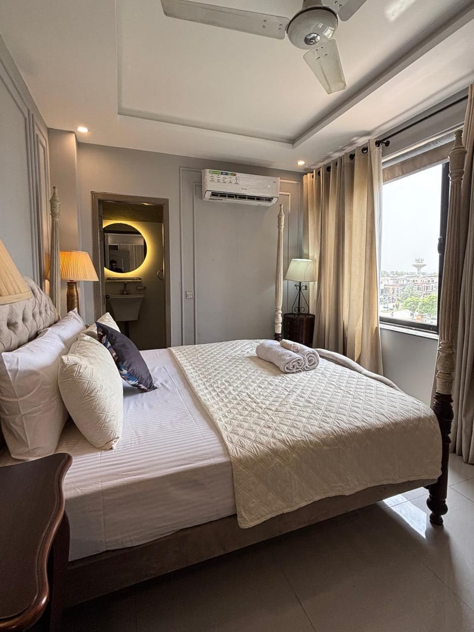 S&Trooms Apartment in Lahore