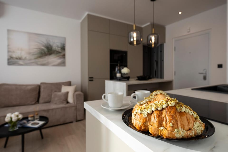 Kitchen or kitchenette, Living room, Seating area