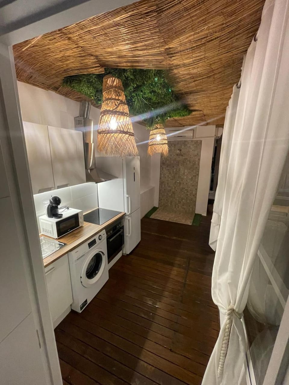 Kitchen or kitchenette, oven