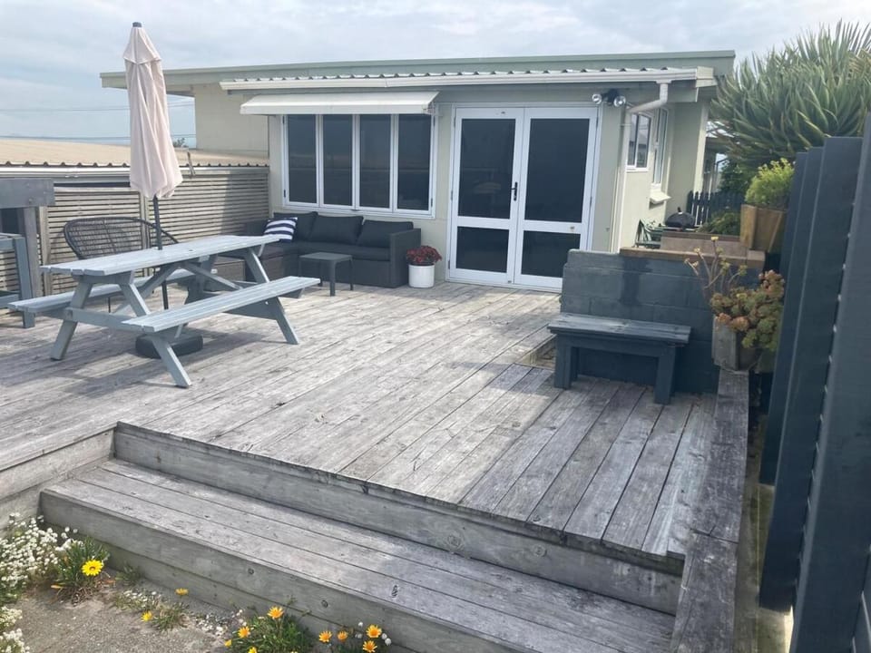 Beauty on the beach front House in Bay Of Plenty
