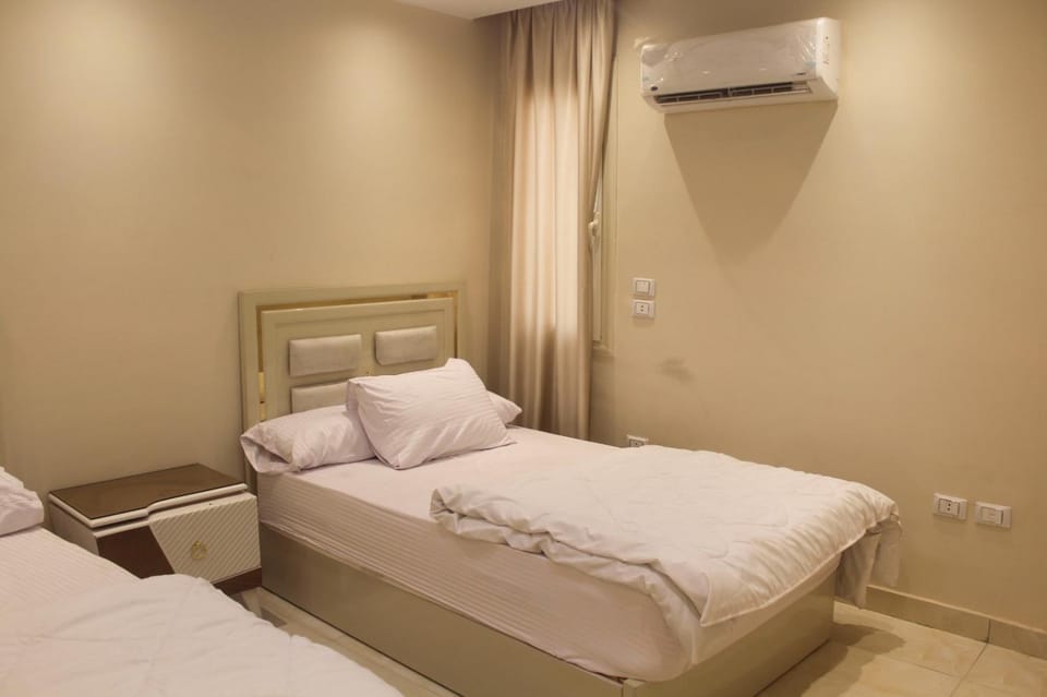 Bed, Photo of the whole room, Bedroom, air conditioner