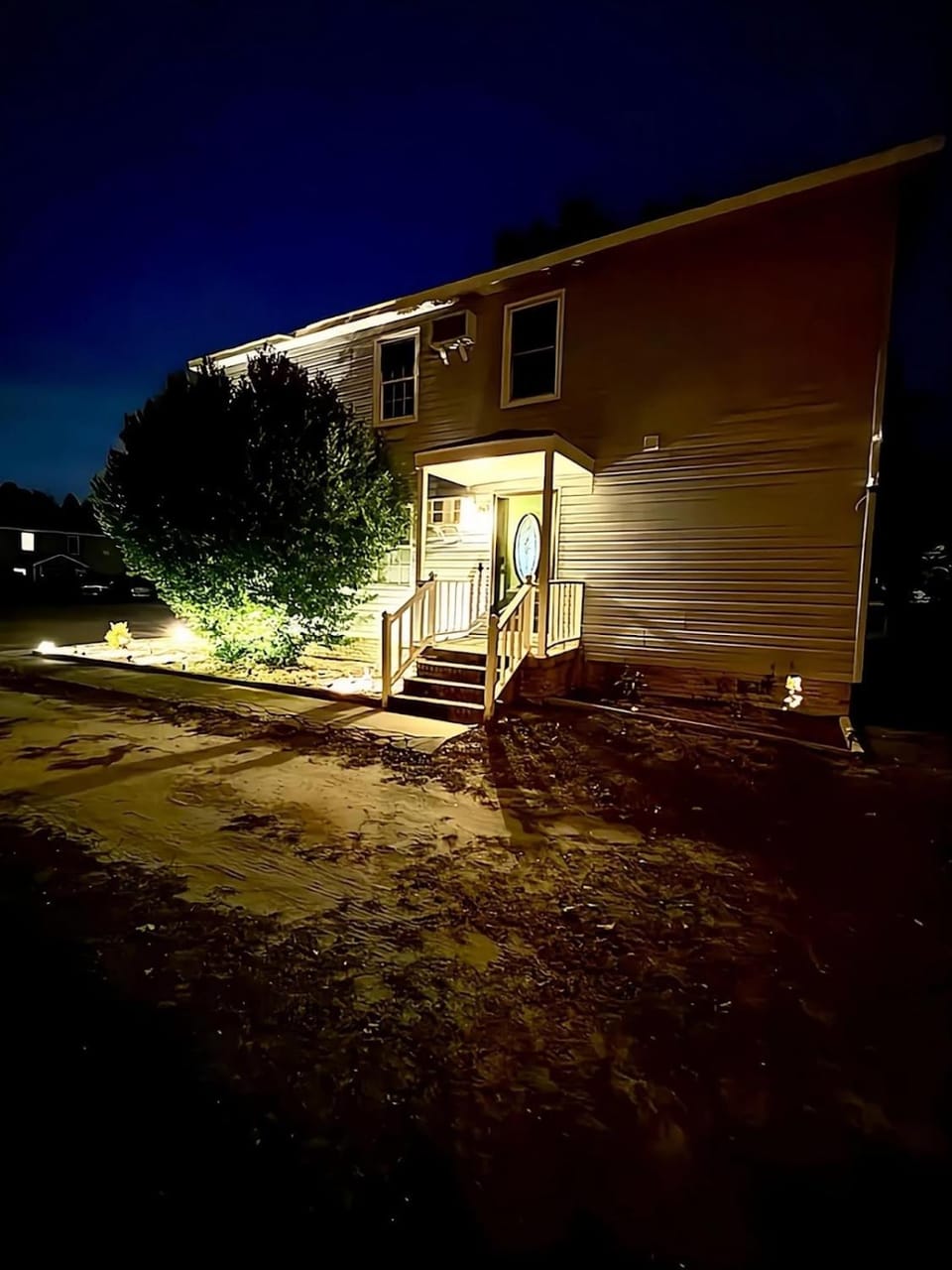 Facade/entrance, Night
