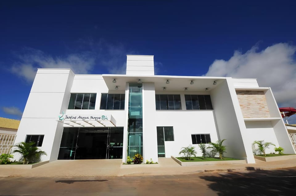 Property building, Day