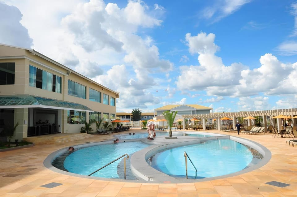 Property building, Day, People, Pool view, Swimming pool, group of guests, sunbed