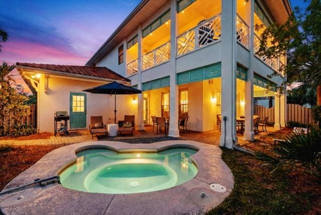 Walk to Beach Heated Pool, Hot Tub, Gym & Pickleball Prime Destin Location House in Destin