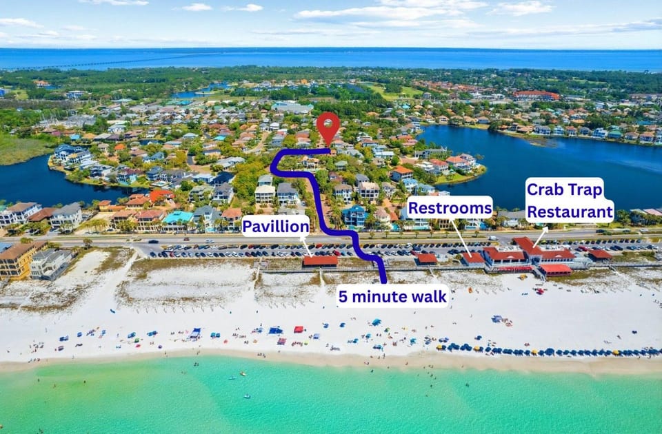 Walk to Beach Heated Pool, Hot Tub, Gym & Pickleball Prime Destin Location House in Destin