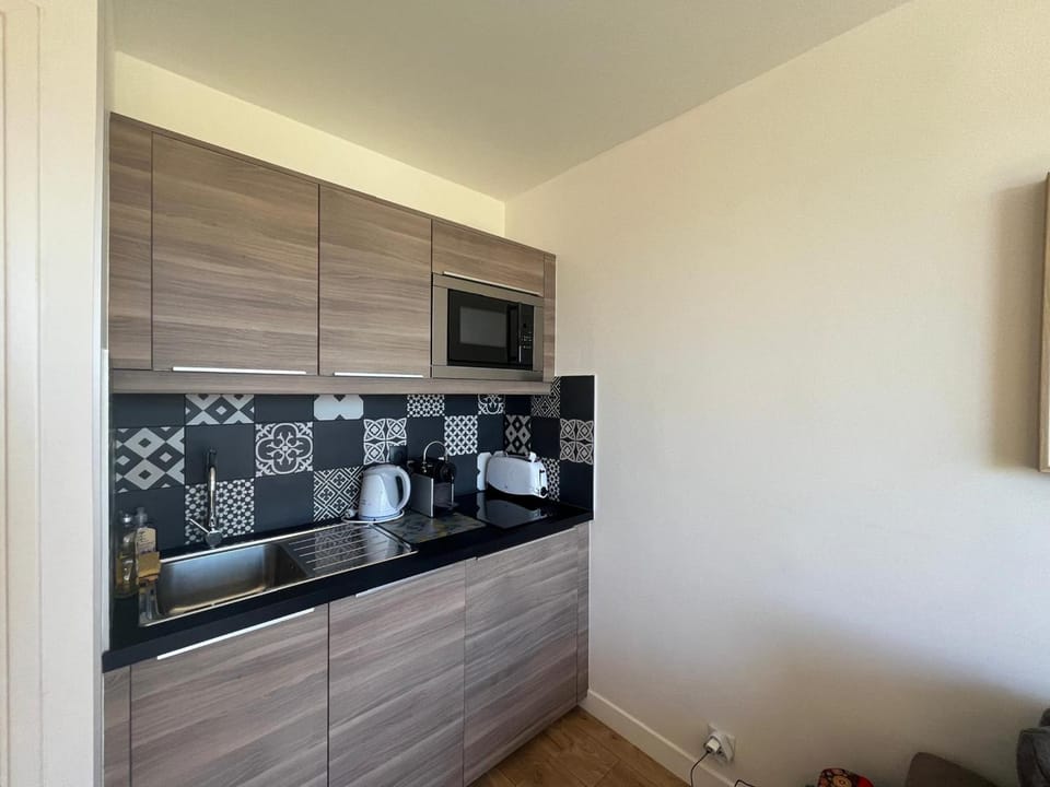 Studio à Sète avec vue mer, climatisation et parking privé - FR-1-338-617 Apartment in Occitanie
