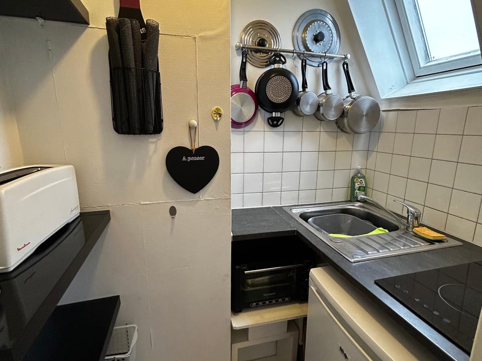 Studio en centre-ville avec WIFI, proche thermes - FR-1-541-174 Apartment in Nouvelle-Aquitaine