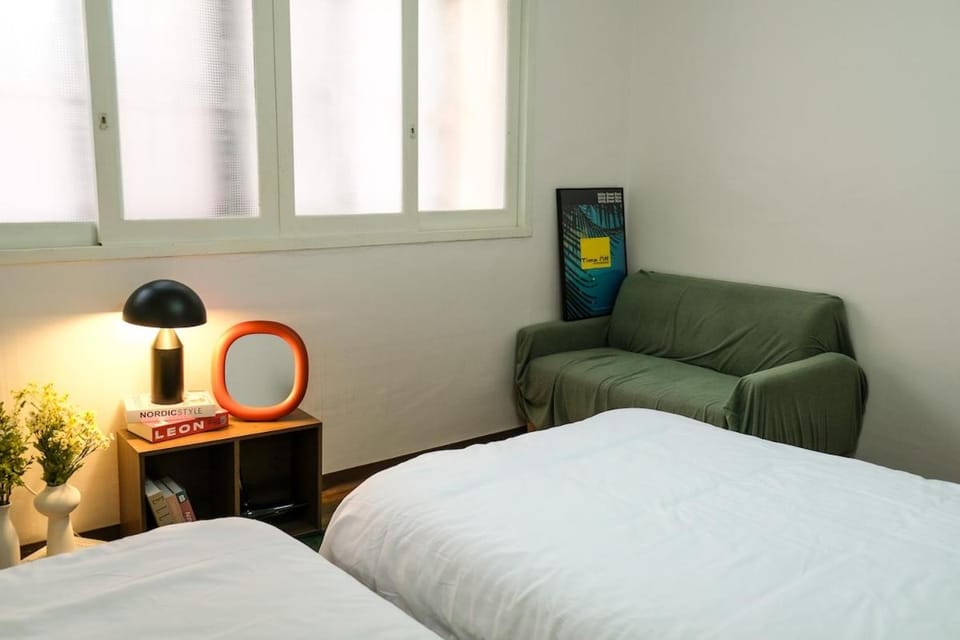 Seating area, Bedroom