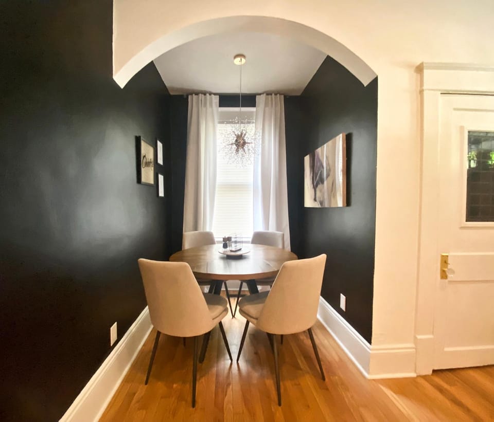 Seating area, Dining area