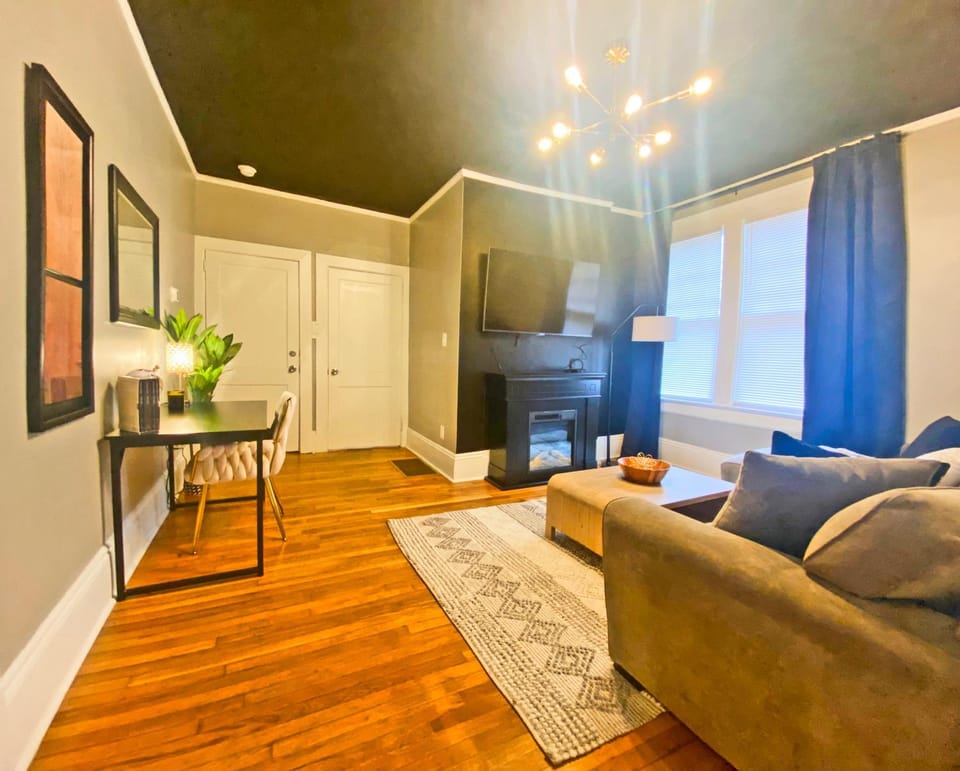 Communal lounge/ TV room, TV and multimedia, Living room, Seating area, Evening entertainment, fireplace