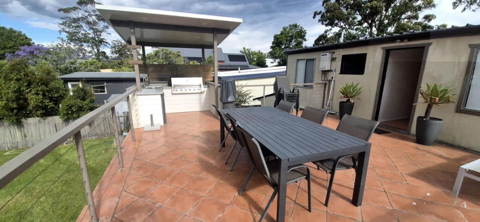 Beecroft Street Retreat by Book Jervis Bay - Free Wifi, Linen & Pet Friendly House in Huskisson