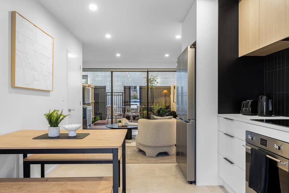 Kitchen or kitchenette, Dining area, dishwasher, oven, stove
