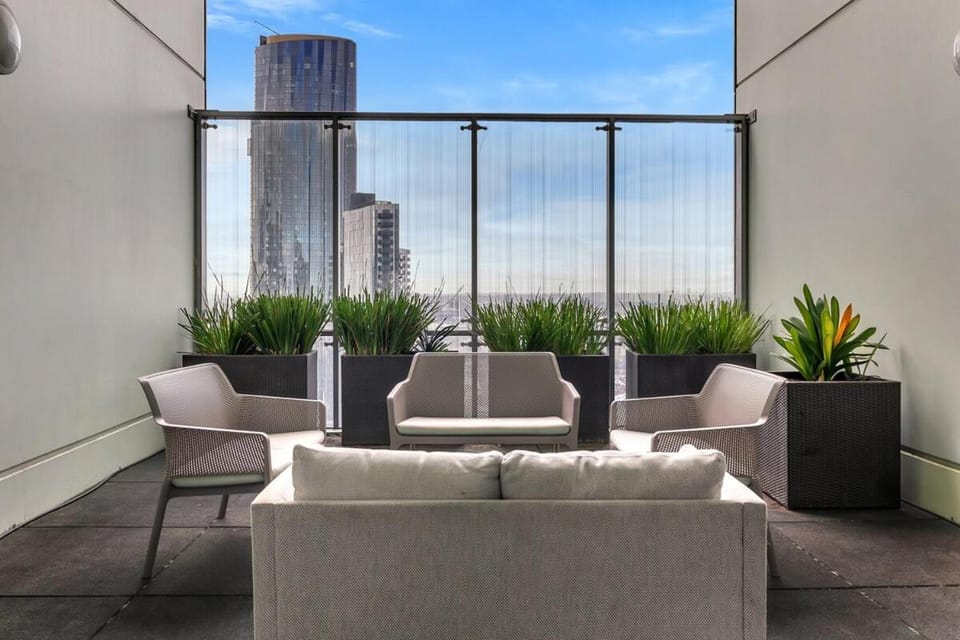 2Brm Private APT in Southbank with Views Apartment in Southbank