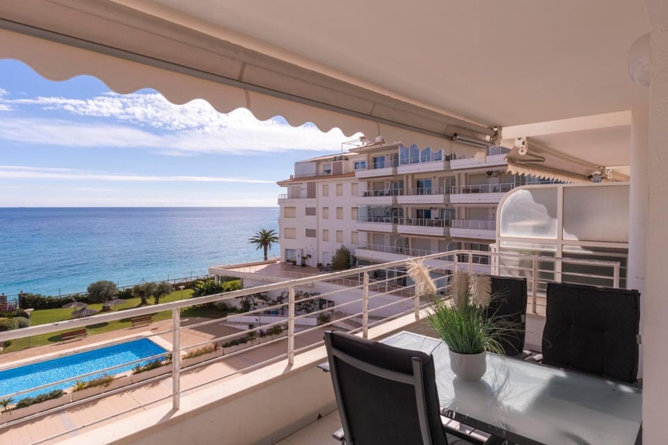 Property building, Patio, Day, View (from property/room), Balcony/Terrace, Living room, Seating area, Pool view, Sea view, Swimming pool, sunbed