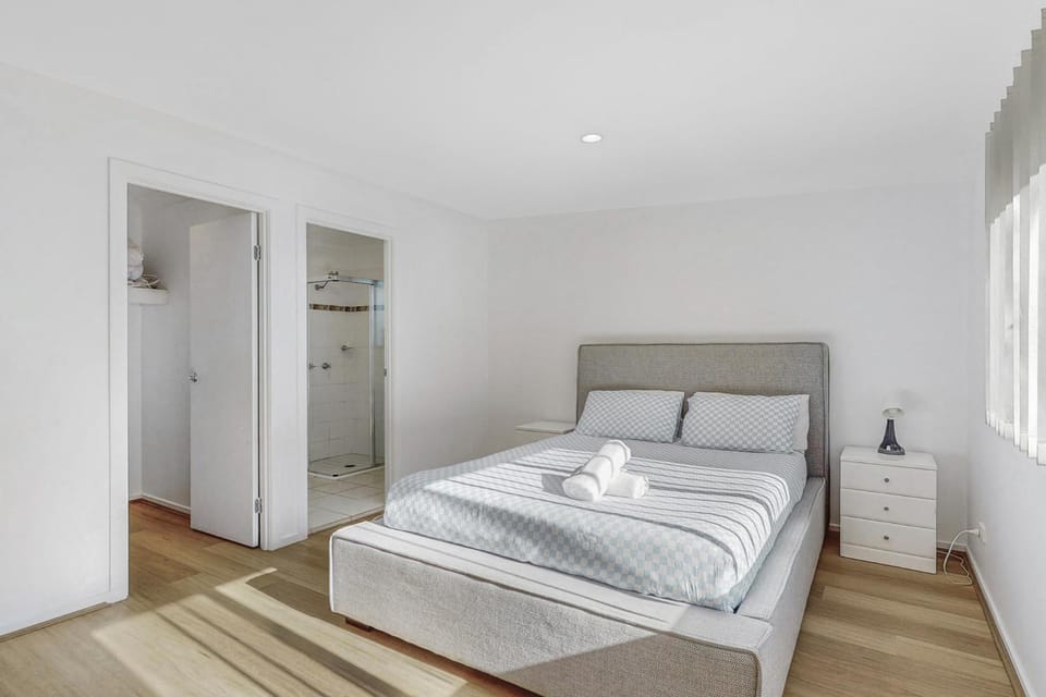 4Bed Family Home -Golden Moments House in Upper Coomera
