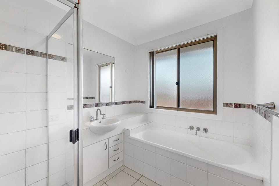 4Bed Family Home -Golden Moments House in Upper Coomera