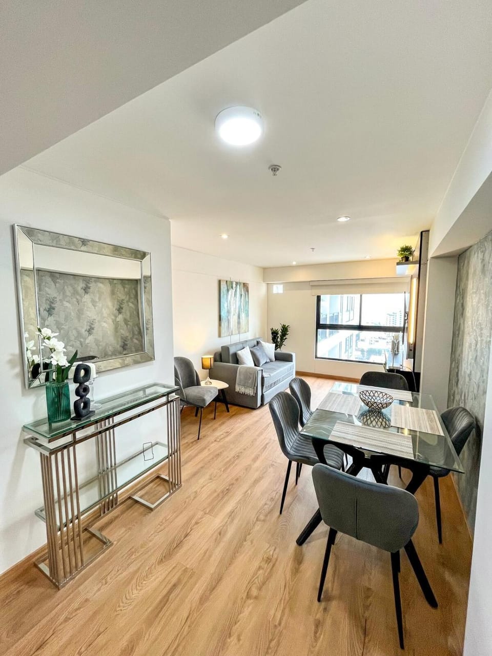 Living room, Dining area