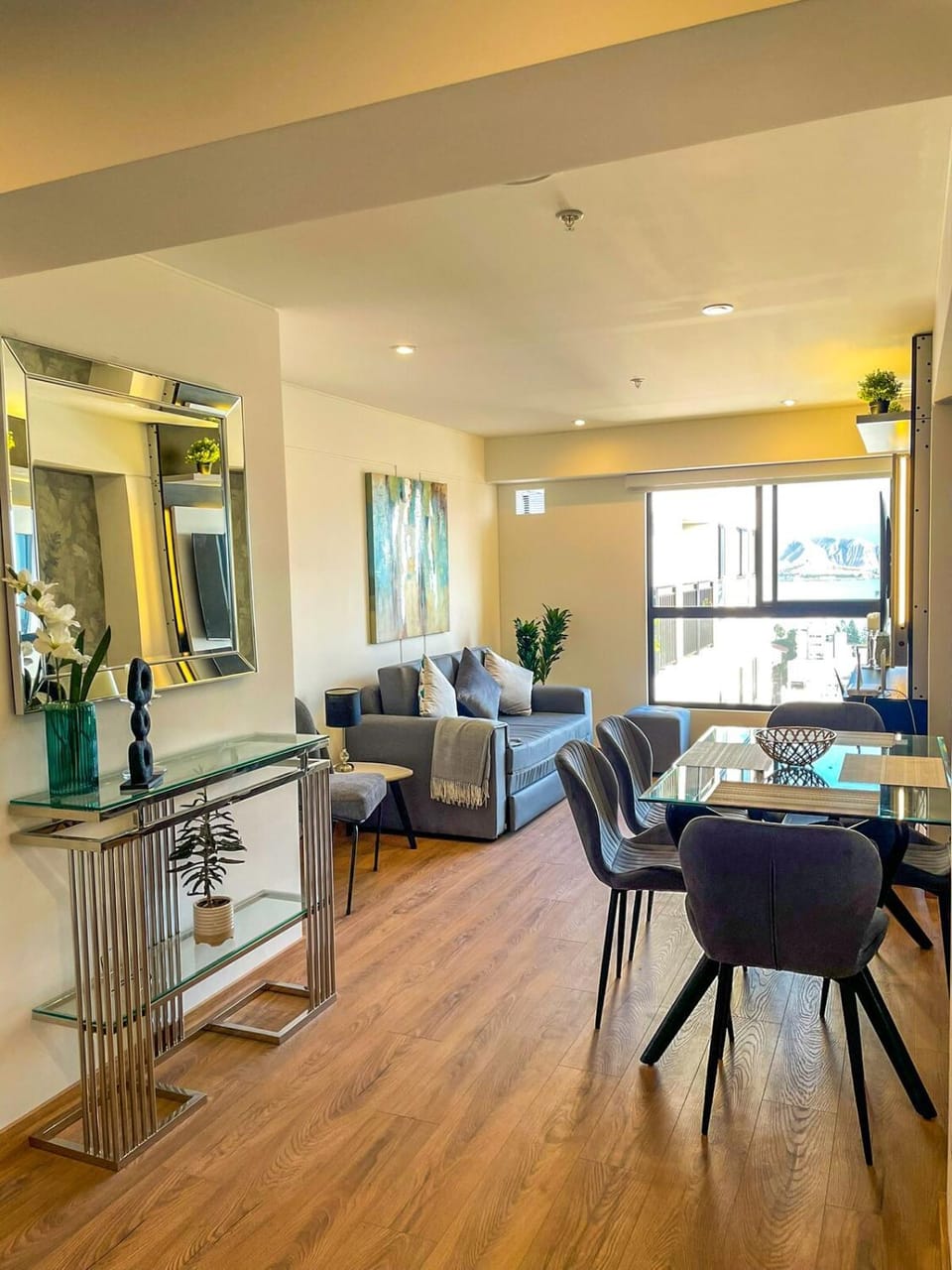 Living room, Dining area