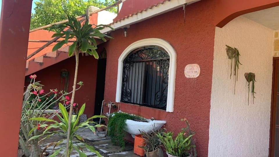Accommodation in Cancun with a pool, TV, Wi-Fi, and AC House in Cancun
