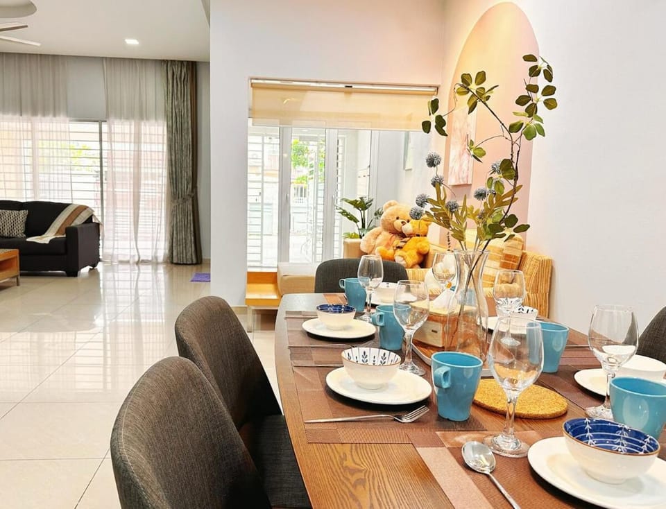 熊梦 Bear story Guest house 5min aeons2 4r3b 12PAX House in Negeri Sembilan, Malaysia