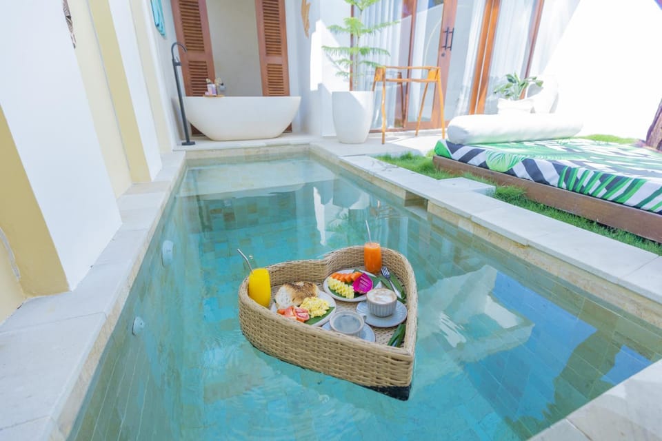 Food and drinks, Food, Pool view, Swimming pool, Breakfast