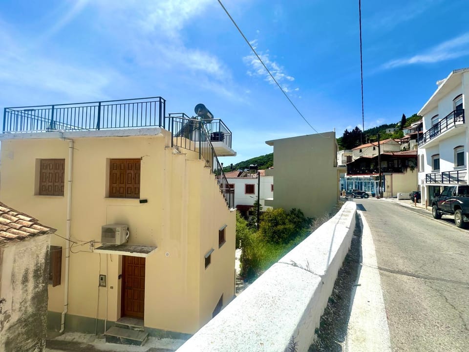 MonJa puhkemaja House in Samos, Greece